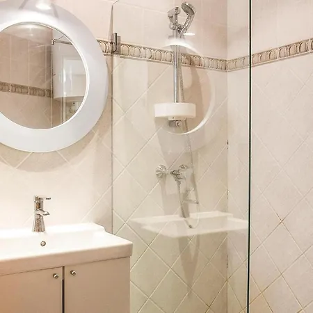 Casa vacanze Amazing In W/ 2 Bedrooms