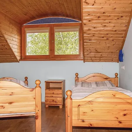 Amazing In W/ 2 Bedrooms Casa vacanze Balatonmáriafürdő